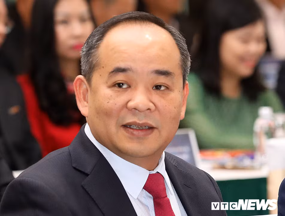 Thu truong Le Khanh Hai dac cu Chu tich VFF khoa VIII