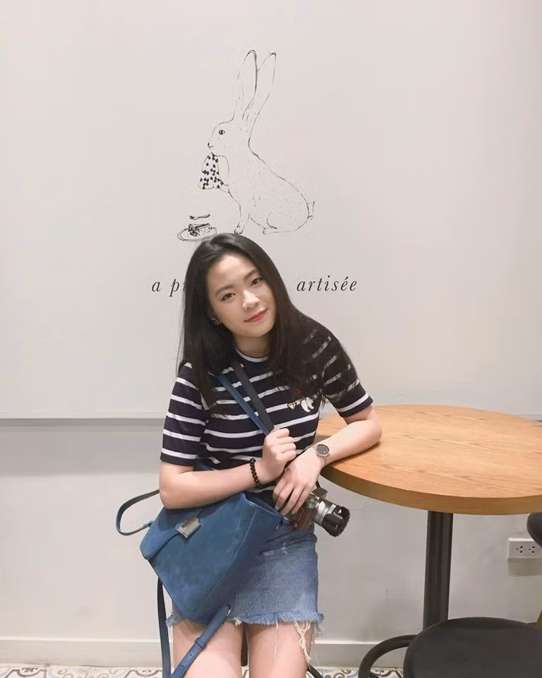 Quỳnh Hương từng đăng ký tham gia Miss Teen 2017. Tuy không giành được giải thưởng cao, song thiếu nữ cho rằng cuộc thi Miss Teen giúp cô có cơ hội giao lưu, học hỏi với bạn bè đồng trang lứa. Ngoài ra, 9X muốn có kỷ niệm đẹp cho tuổi 18.