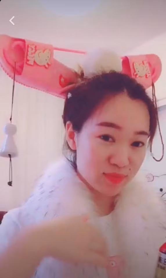 Độ hot của Diên Hi Công Lược ảnh hưởng từ già đến trẻ, từ trai đến gái. Đặc biệt không thể không kể đến các trào lưu ăn theo Diên Hi Công Lược, cũng nhận được nhiều sự quan tâm, chẳng hạn như trò ghép mặt vào dàn phi tần trong phim, hay mới đây nhất là tập tành sáng tạo mũ mão như các giai nhân.