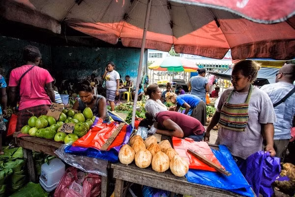 Khu chợ trung tâm này bày bán rất nhiều sản vật địa phương. Ảnh Sina
