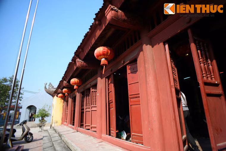 Tương truyền Lý Công Uẩn – tức vua Lý Thái Tổ, người sáng lập triều Lý - lúc còn nhỏ đã từng làm chú tiểu tại chùa.