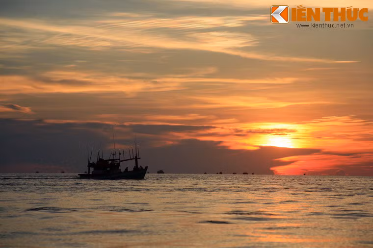Cảnh hoàng hôn trên biển An Thới sẽ khép lại một hành trình trải nghiệm tuyệt vời ở quần đảo thiên đường phương Nam…