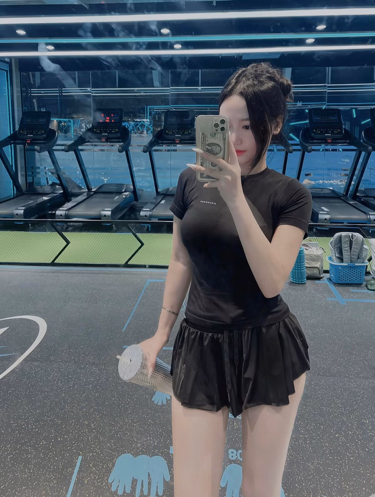 Cô "dậy thì thành công" đến mức khiến người ta phải nghi ngờ, cô từng trải qua phẫu thuật thẩm mỹ.
