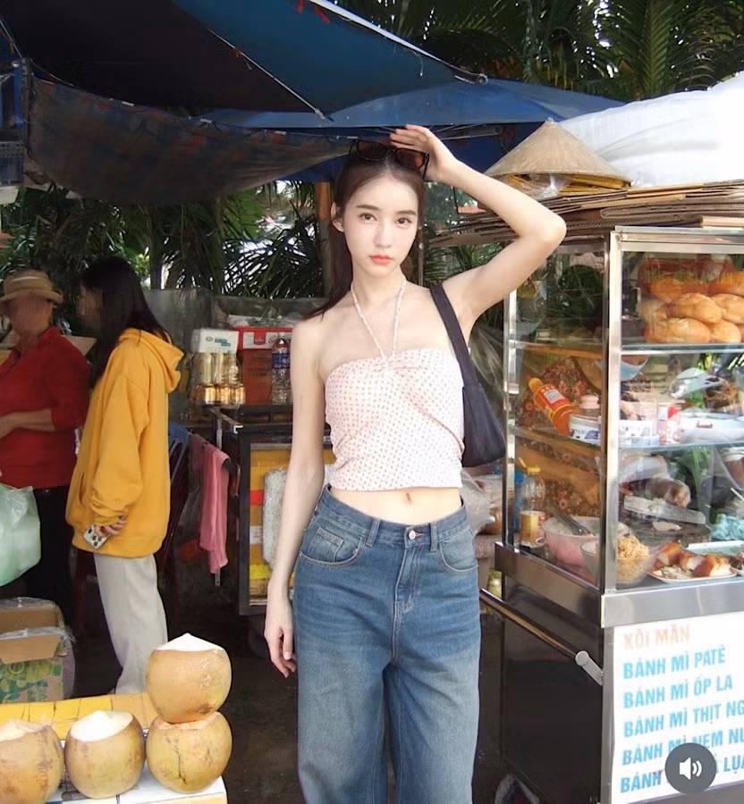 Dưới phần bình luận, nhiều cư dân mạng dành lời khen "có cánh" cho nhan sắc xinh đẹp như thiên thần của người đẹp Thái Lan này.