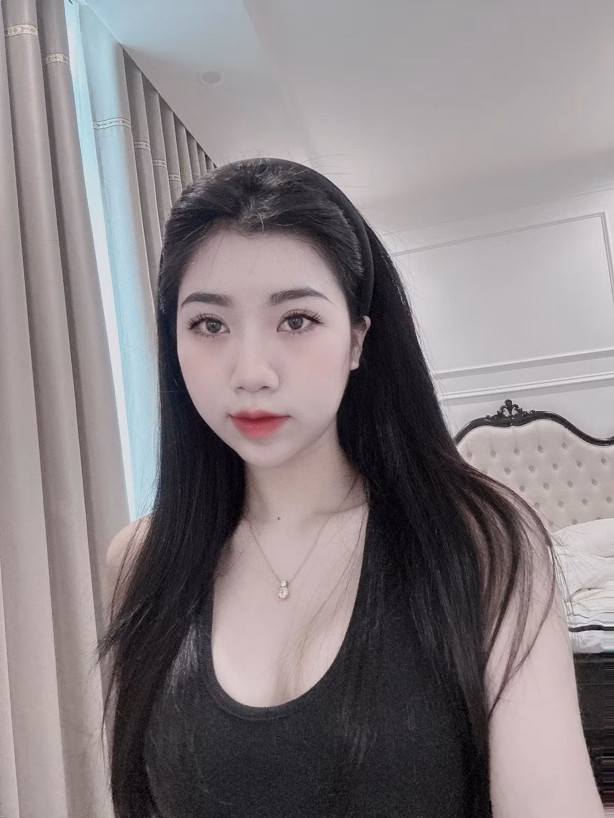 Có anh trai là cầu thủ nổi tiếng, Nguyễn Nụ cũng nhận được nhiều sự quan tâm.