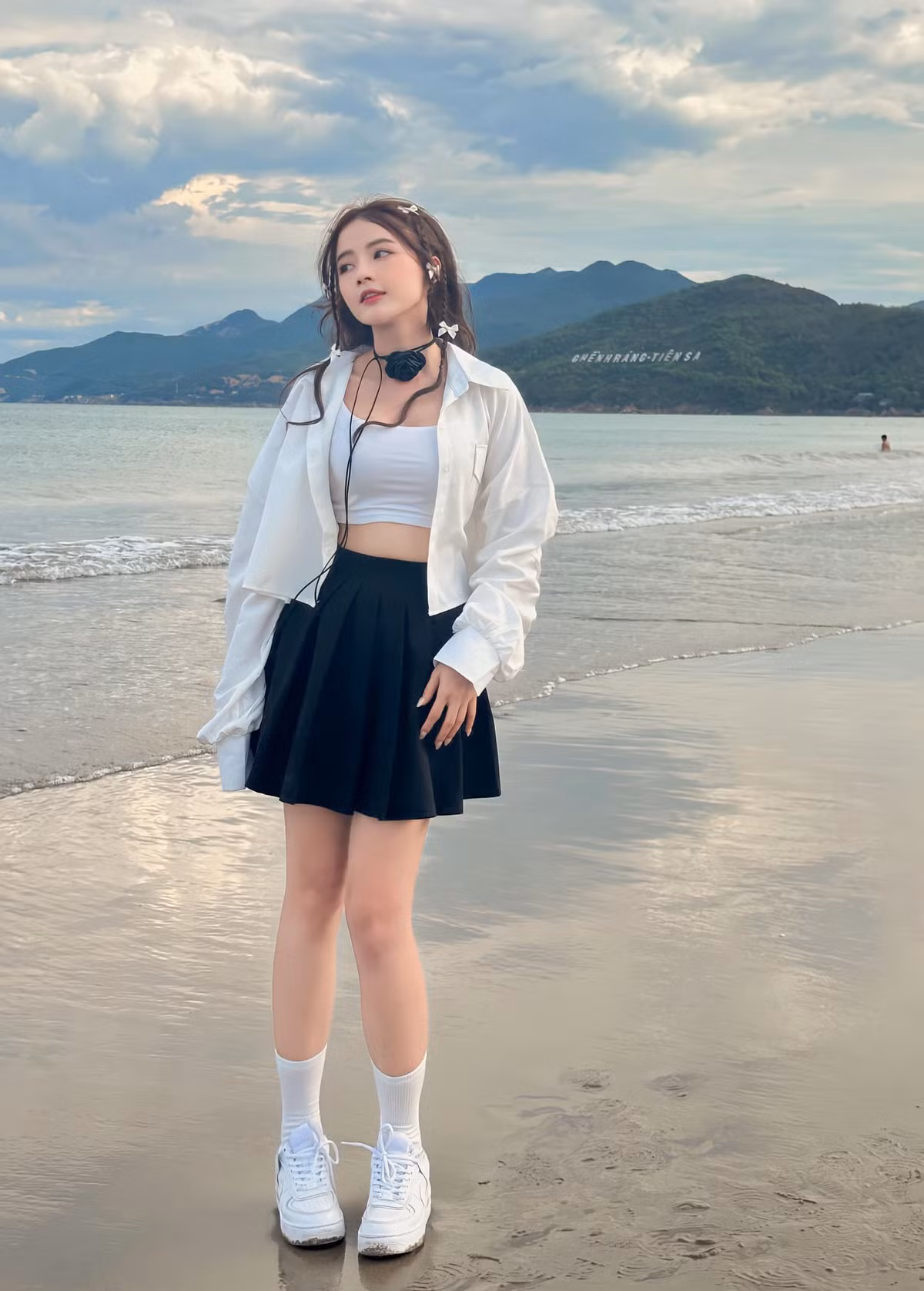 Cô nàng sở hữu gương mặt đẹp và thần thái cuốn hút ở tuổi 29.