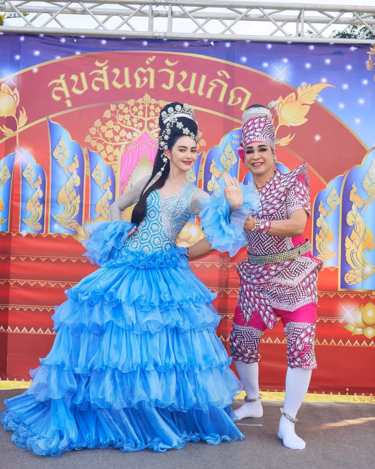 Ngoài vẻ đẹp quyến rũ và khả năng diễn xuất tự nhiên, Mai Davika còn là một trong những người đẹp có khối tài sản lớn giới giải trí Thái Lan.