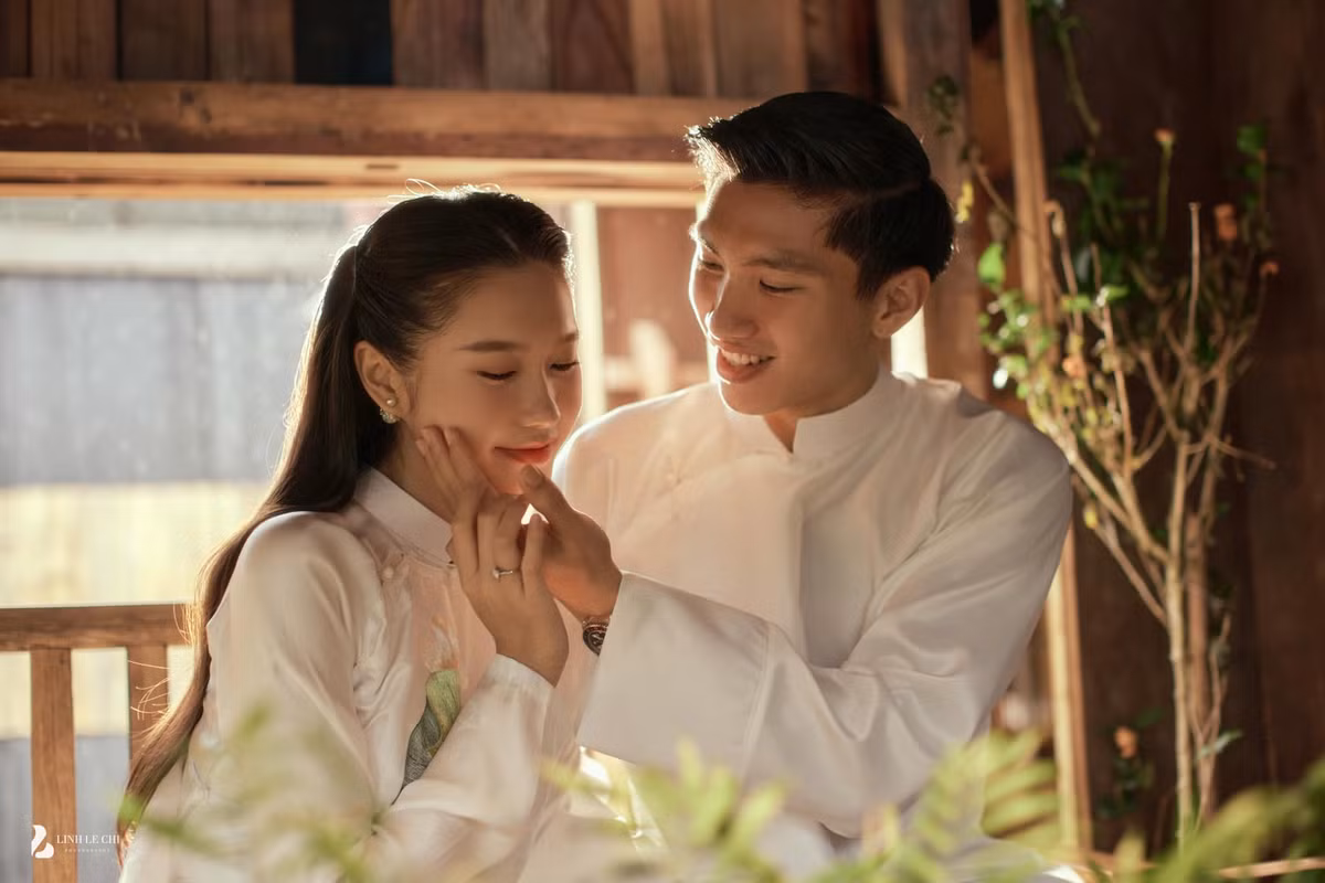 Hiện tại tất cả chỉ là đồn đoán của cư dân mạng, cái kết đẹp cho chuyện tình của Văn Hậu và Hải My mới đang được phần lớn người hâm mộ quan tâm.
