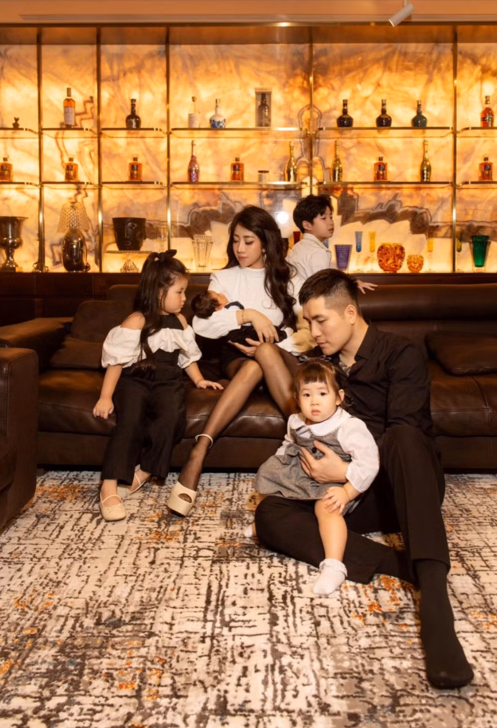Cún Bông, tên thật là Vũ Hồng Phúc, hot mom sở hữu bộ sưu tập túi Hermes đáng gờm đã trở thành cái tên quen thuộc trong giới tín đồ hàng hiệu Việt.