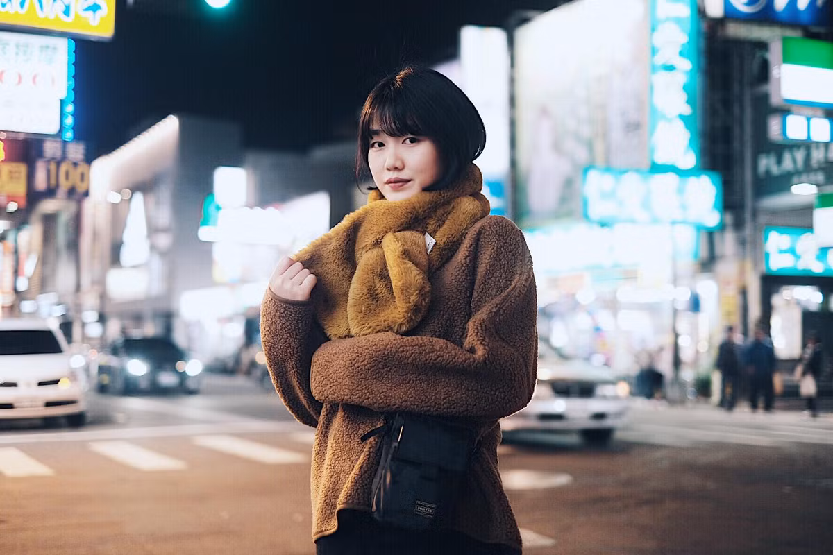 Cô nàng là một nhiếp ảnh gia chuyên nghiệp, chủ của một tiệm chụp ảnh cưới hoạt động tại Hà Nội.