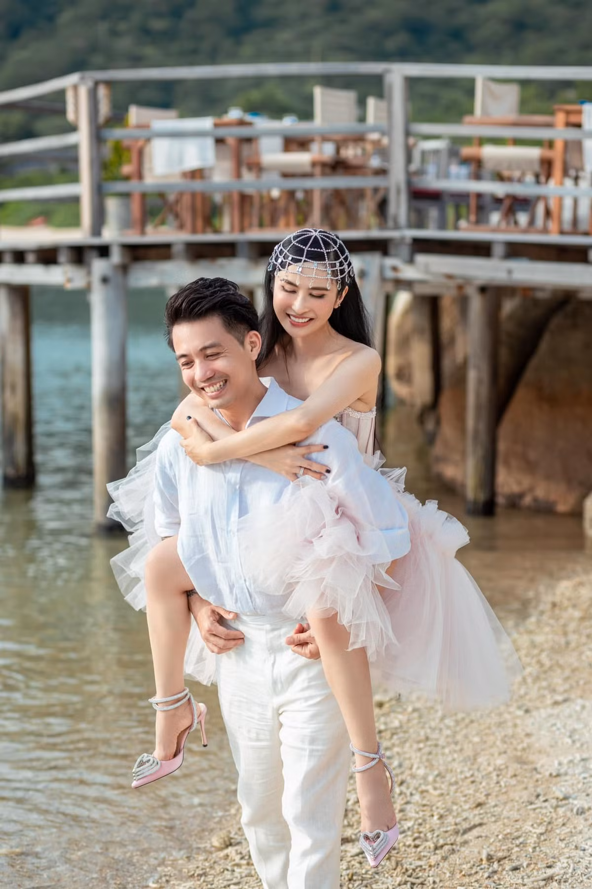 Được biết, mặc dù nhà có đến 3 giúp việc, bao gồm một người trông em bé, một người làm việc nhà, một người nấu ăn nhưng Mina vẫn muốn đích thân nấu chính.