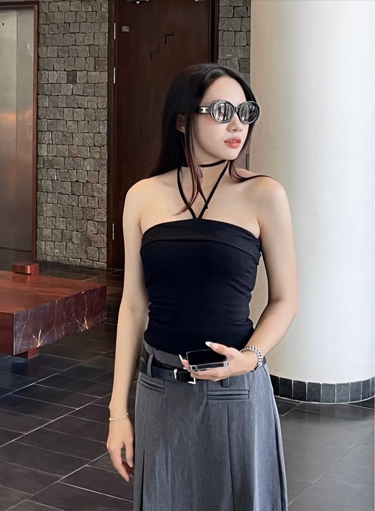 Loạt video đi dạy của cô giáo trẻ "làm mưa làm gió" trên mạng xã hội TikTok.
