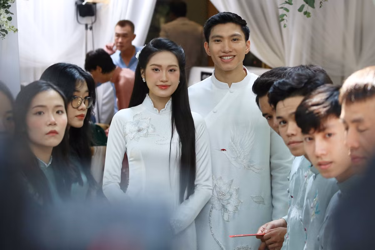Ngày 11/11, Doãn Hải My và Đoàn Văn Hậu tổ chức lễ ăn hỏi, chính thức về chung một nhà đúng như dự kiến.
