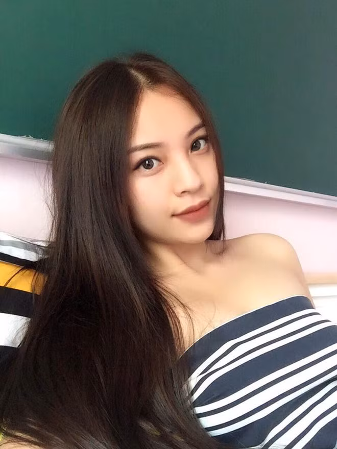 Vì nhiều lần đi cổ vũ anh trai thi đấu nên Phương Anh quen biết khá nhiều cầu thủ.