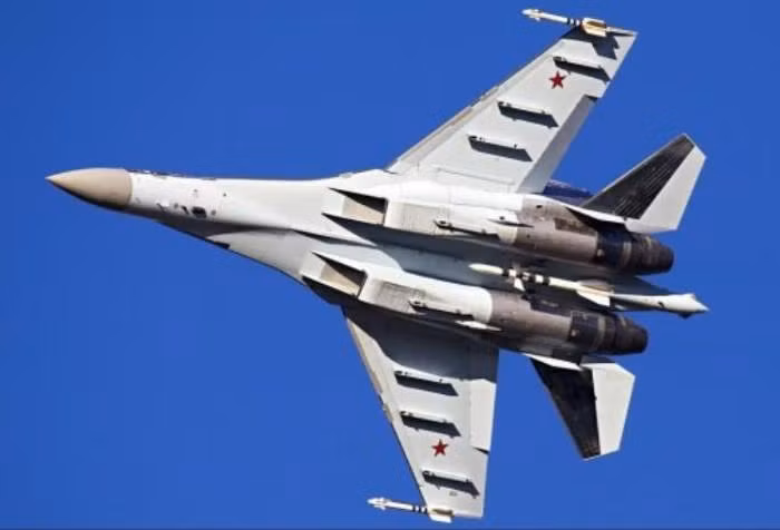 Hiện chỉ có Iran chính thức thông báo sẽ bắt đầu đàm phán với Nga để mua Su-35. Tehran thậm chí còn bày tỏ mong muốn có được 14 chiếc bị Ai Cập từ chối, bởi họ cần nhanh chóng tăng cường năng lực tác chiến trên không trước nguy cơ an ninh khu vực ngày càng phức tạp.