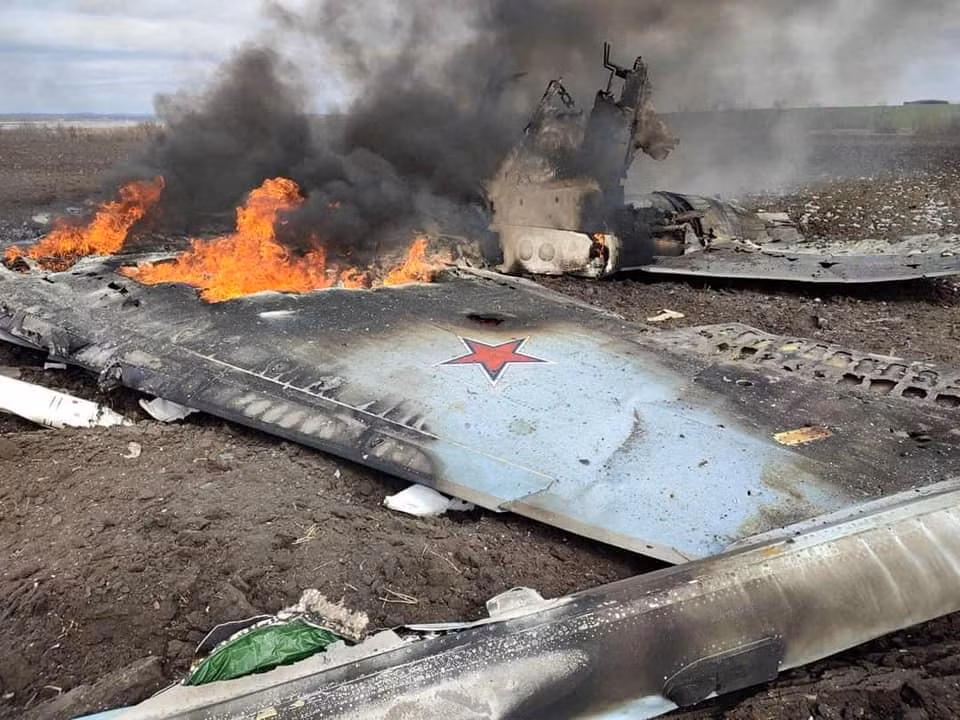 Nhưng điều gì đã thực sự "hạ gục" Su-35 trong hơn 6 tháng xung đột? Điều này xuất phát từ thực tế nó chỉ bắn hạ một chiếc Su-25 lỗi thời từ những năm 1980 và 2 chiếc trực thăng, tuy nhiên bằng chứng cho chiến công là rất mờ nhạt và bị nghi ngờ lớn.