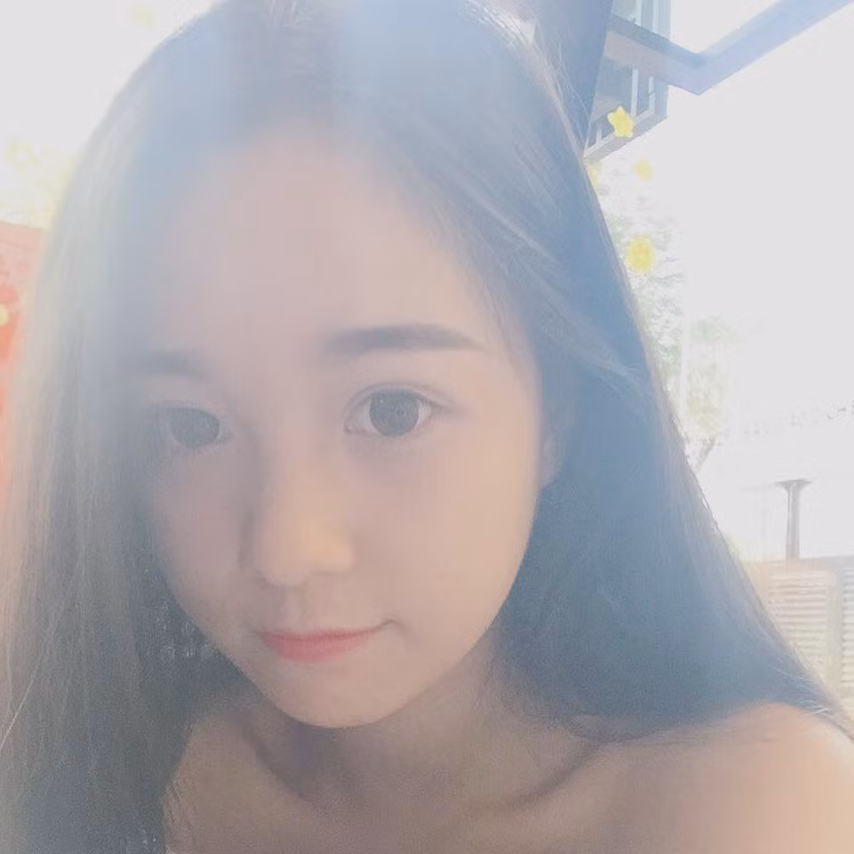 Ngắm nhan sắc của nữ sinh 18 tuổi giống hệt Ngọc Trinh đang khiến dân mạng thầm thương trộm nhớ.