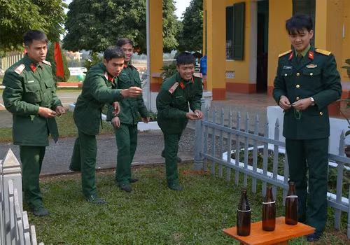 Bộ đội Việt Nam ăn Tết năm nay thế nào? - Hình 6 Bo doi Viet Nam an Tet nam nay the nao?-Hinh-6