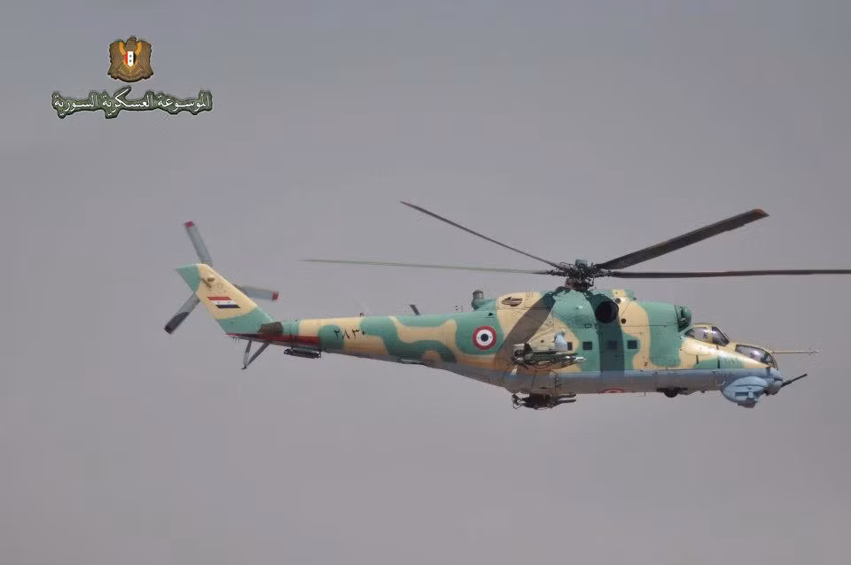 Trực thăng tấn công Mi-25 là phiên bản xuất khẩu của thế hệ 2 dòng trực thăng Mi-24 huyền thoại, được định danh là Mi-24D được đưa vào sản xuất loạt năm 1973. Nó được thiết kế lại buồng lái theo kiểu phồng bọt đôi so với mẫu Mi-24 đời đầu (NATO định danh là Hind-A).
