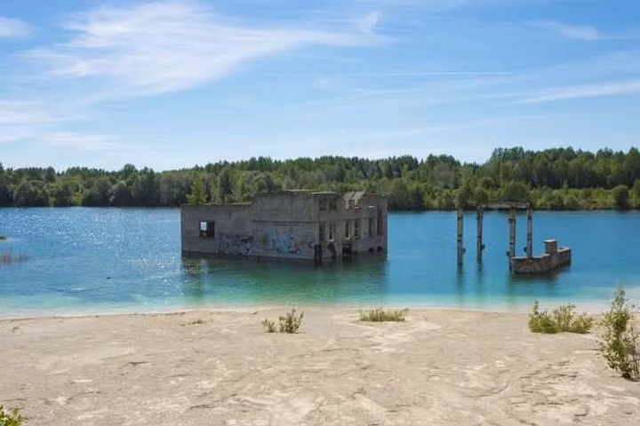 Nhà tù Rummu, Estonia, xây dựng vào những năm 1940, từng được Liên Xô sử dụng, tuy nhiên sau đó bị đóng cửa vào những năm 90.
