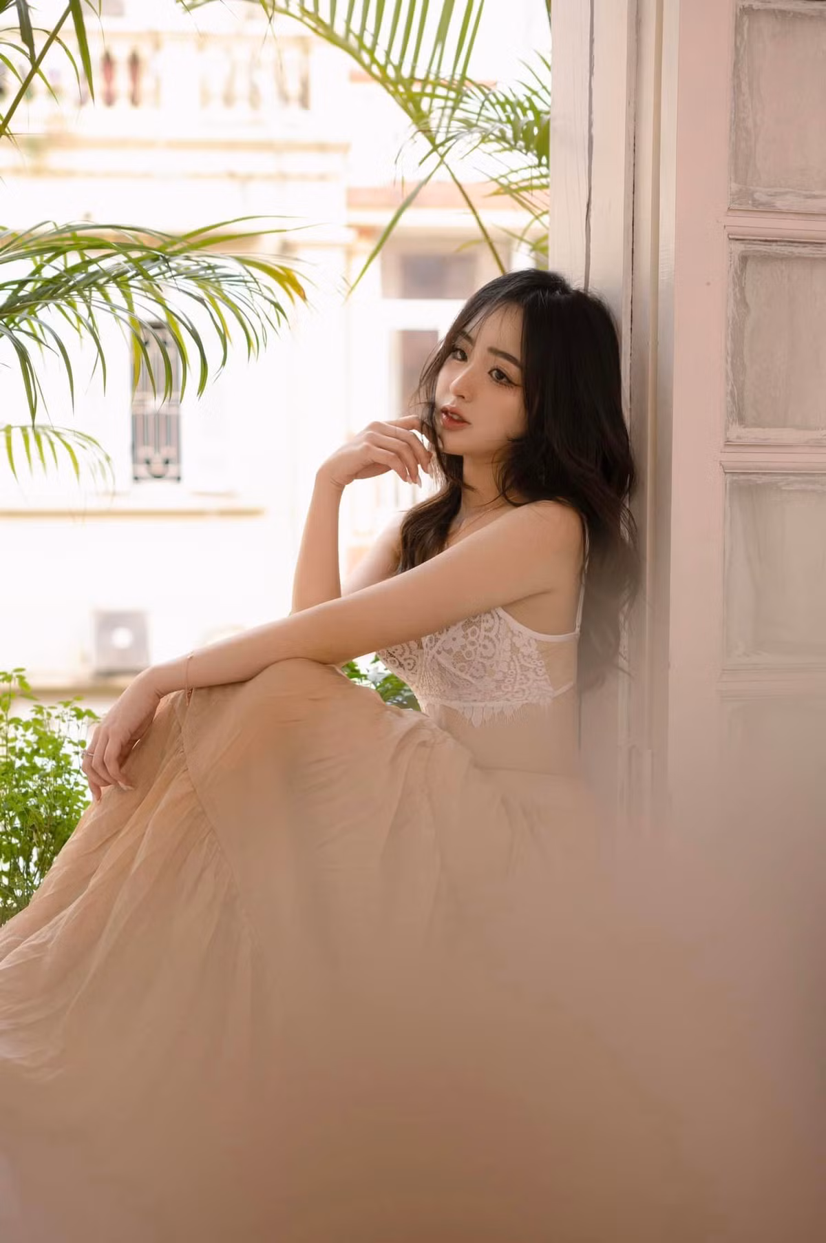 Trên trang cá nhân của mình, cô nàng hot girl không ngại khoe vòng 1 đầy đặn hay show những bức ảnh bikini khoe body nuột nà.