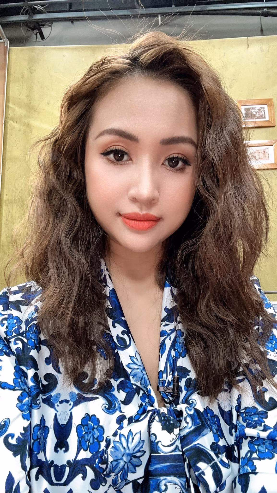 Vợ chồng MC Vân Hugo cũng giàu có nức tiếng khi ông xã là doanh nhân còn Vân Hugo hiện cũng là bà chủ của một trường mầm non tư thục lớn mạnh.