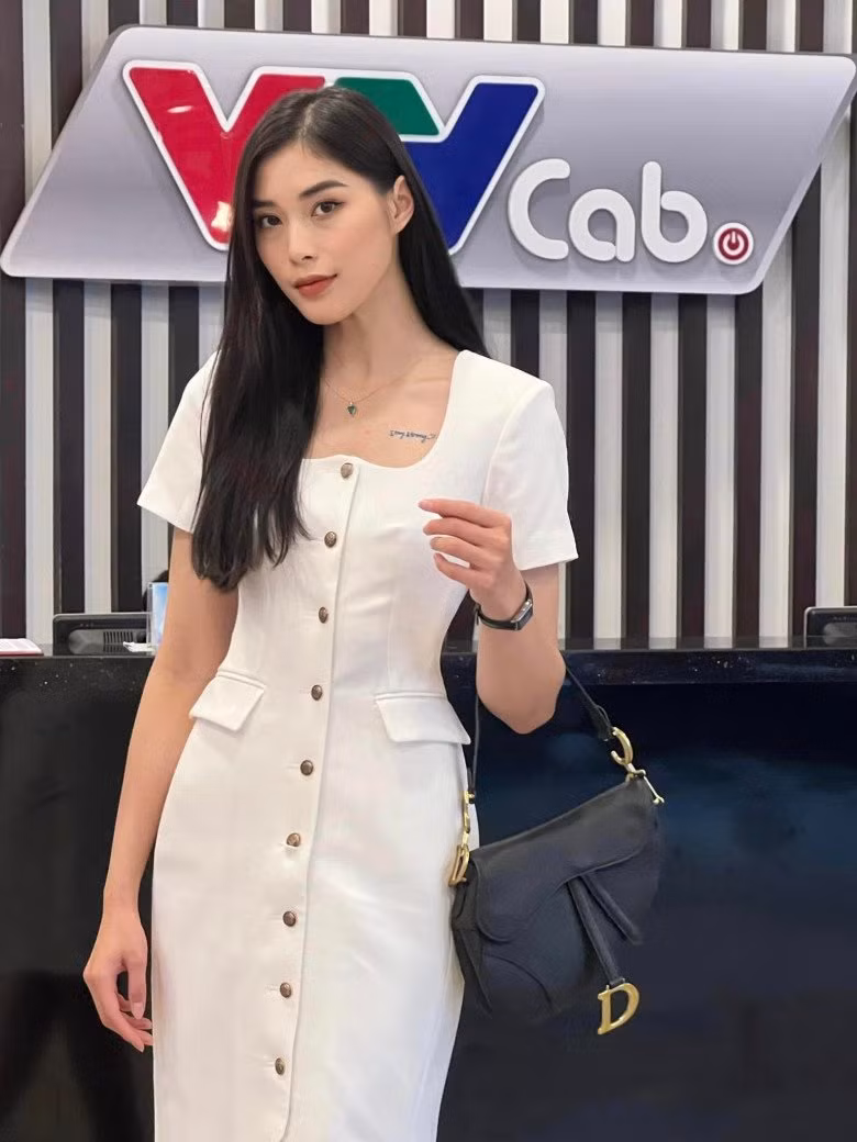 Nhan sắc cô được nhiều người khen ngợi, có lẽ khi xăm mình thì Thu Huyền cũng đã dự định một con đường tương lai rõ ràng.