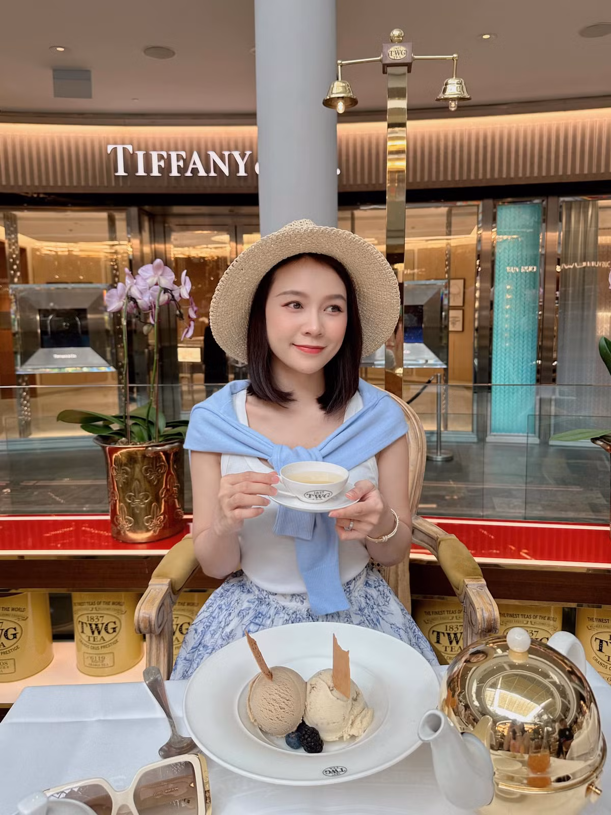Trước tin đồn bủa vây, hot girl Sam nhanh chóng lên tiếng. Cô chia sẻ cảm thấy khổ thân vì việc tăng cân dẫn đến hiểu lầm đáng tiếc này. Người đẹp than thở: "Khổ tâm ghê. Dạo này em mập mọi người ơi".