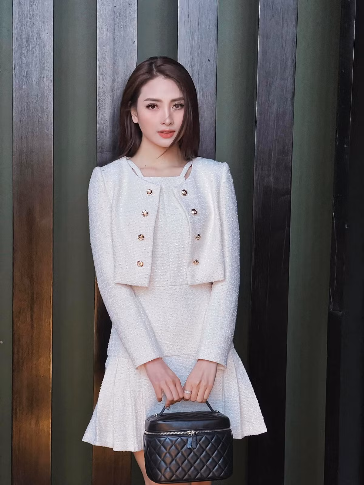 Theo đó người này ngỏ lời mời Huyền Trang tham gia vào một show ăn uống với giá khủng.