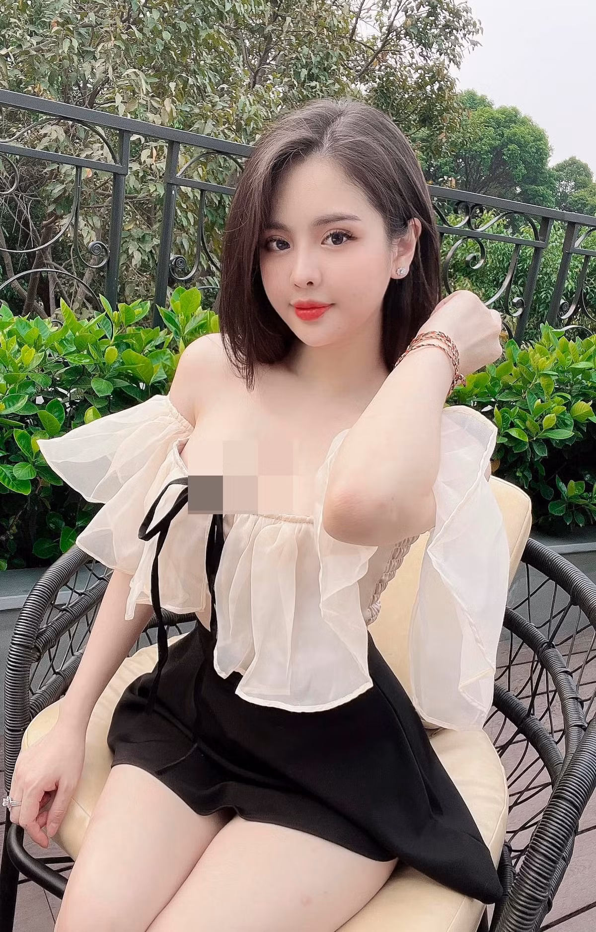Hiện tại, con gái của Huyền Trang đã vào lớp 1 và cô có nhiều thời gian hơn cho công việc cũng như chăm sóc bản thân.