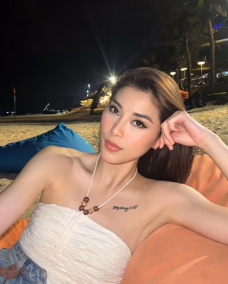 Sau khi giải nghệ, Đặng Thu Huyền tham gia cuộc thi sắc đẹp và lấn sân làm nữ MC truyền hình VTVCab.