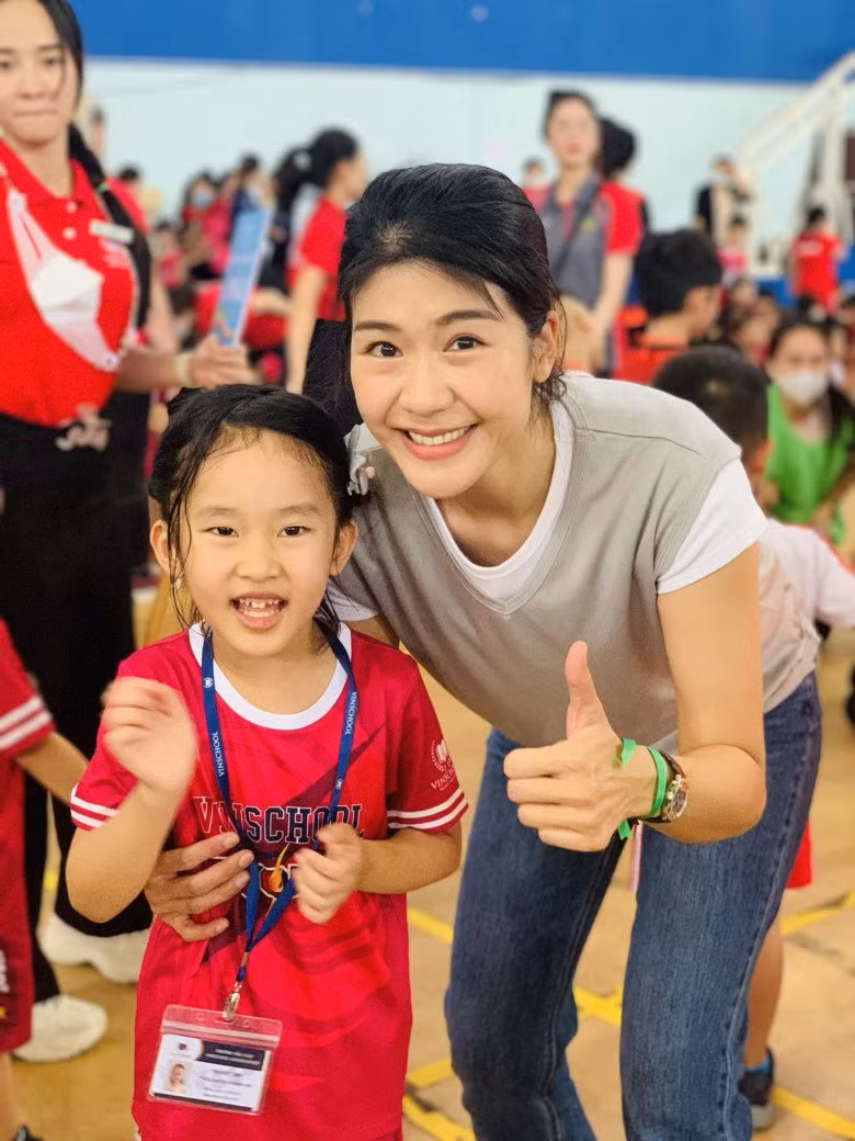 Sau cuộc chia tay với ca sĩ Trương Thế Vinh, giờ đây cô đã có hôn nhân trọn vẹn với người chồng Việt kiều Triệu Tất Trung.