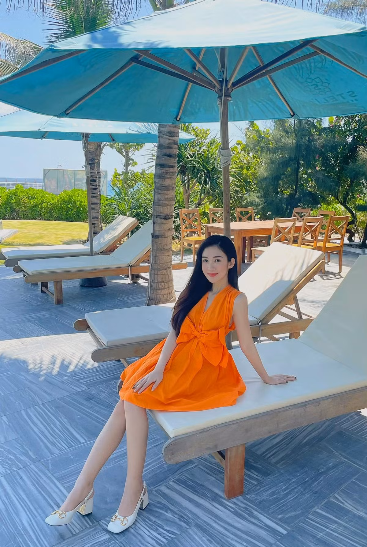 Ngoài vai trò là MC, người đẹp còn lấn sân mảng điện ảnh, cô từng tham gia đóng chính trong phim chiếu rạp mang tên - “Thợ săn”, đạo diễn Lê Nhã Huy.