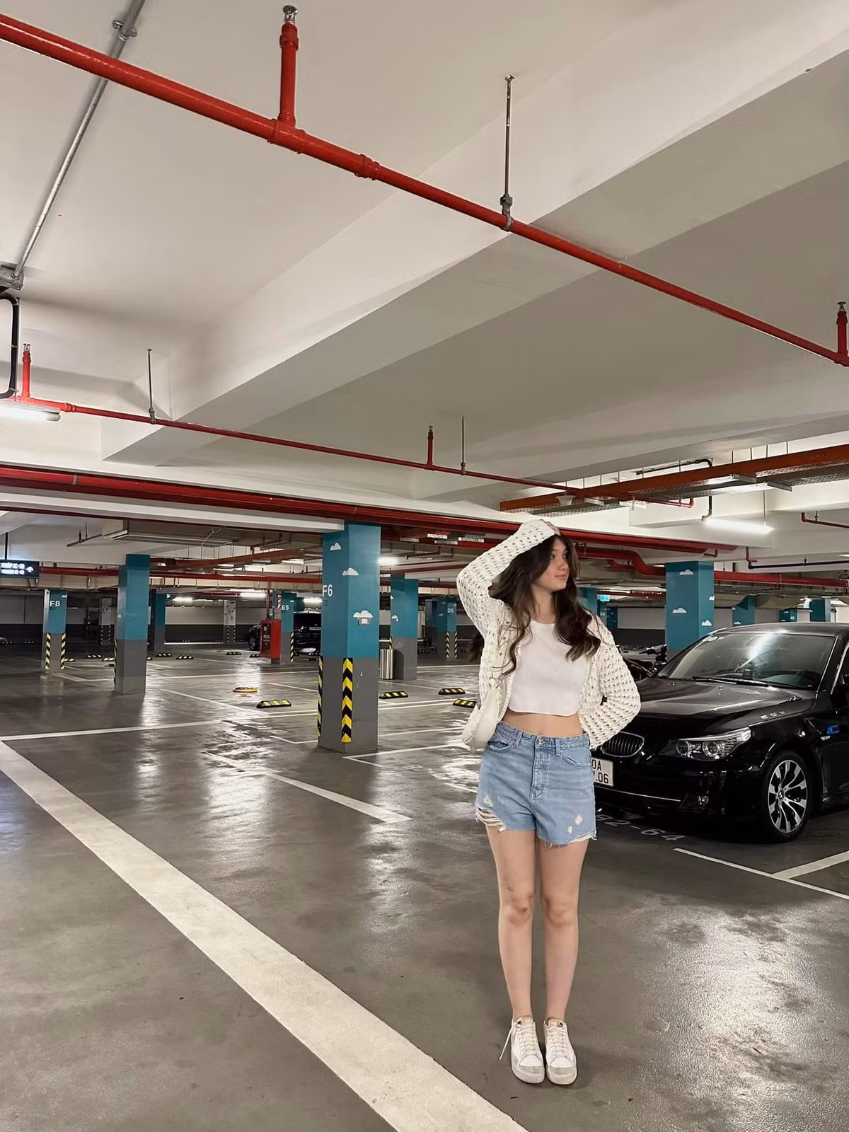 Đặng Thanh Giang ngày nào còn là cô em gái bé bỏng của anh trai giờ đây đã vụt lớn ở lứa tuổi thiếu nữ với chiều cao nổi bật.