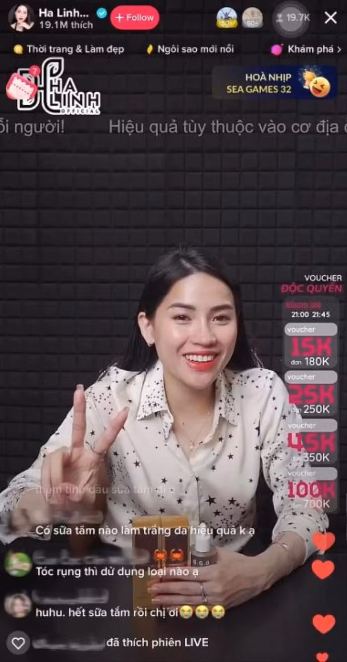 Sau drama xảy ra trước đó, lần này khi bán hàng trên TikTok "chiến thần" Hà Linh đã giảm phong độ đáng kể. Số lượng người theo dõi ở phiên livestream mới đây thấp hơn nhiều so với các phiên trước đó, cụ thể chỉ còn 45.000 người xem, trong khi phiên 4/4, Hà Linh đạt 300.000 người xem.