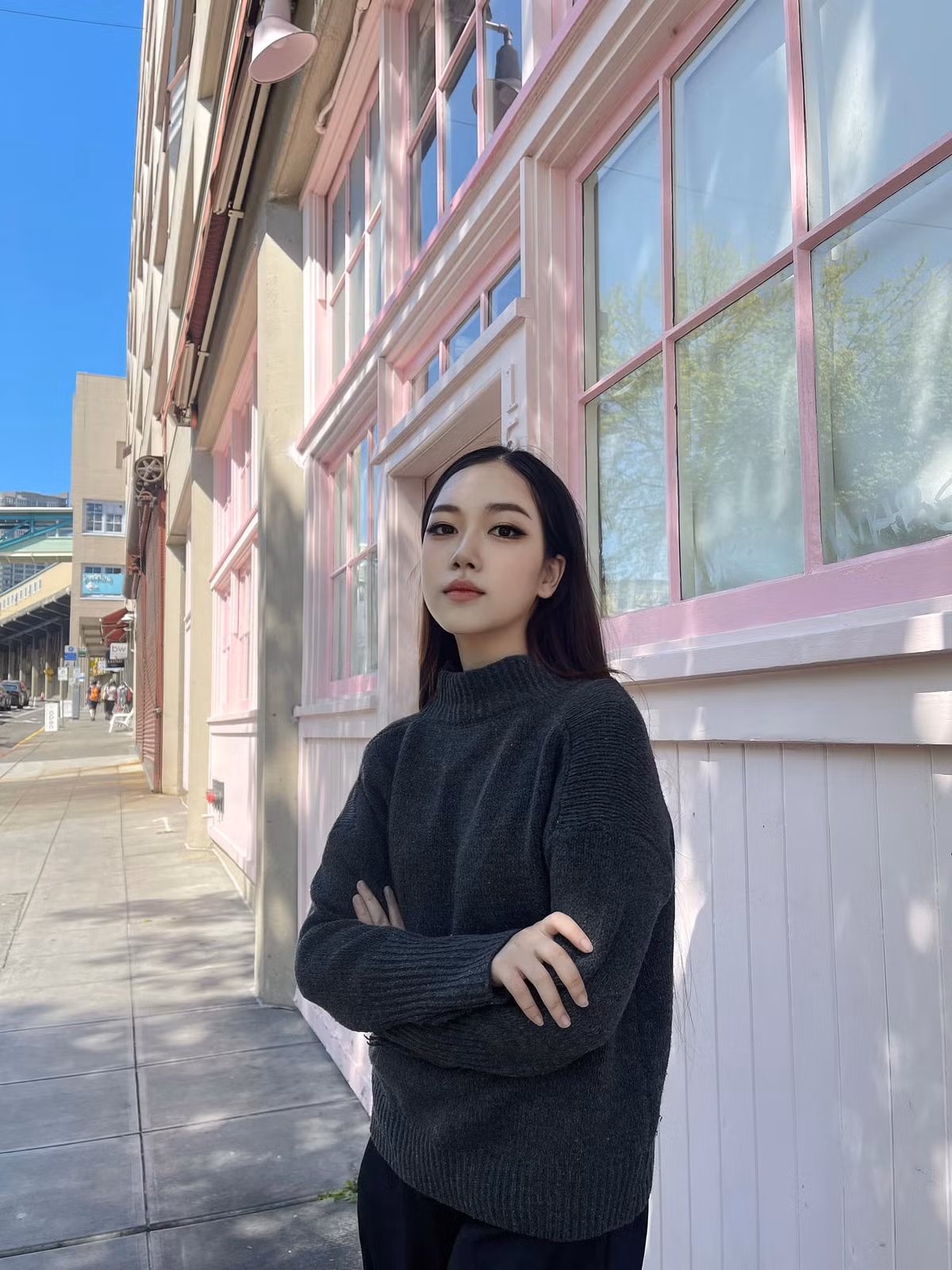 Chính vì làm nhiều công việc cùng lúc nên Thoại Nghi có được mức thu nhập mỗi tháng cực "khủng" như vậy.
