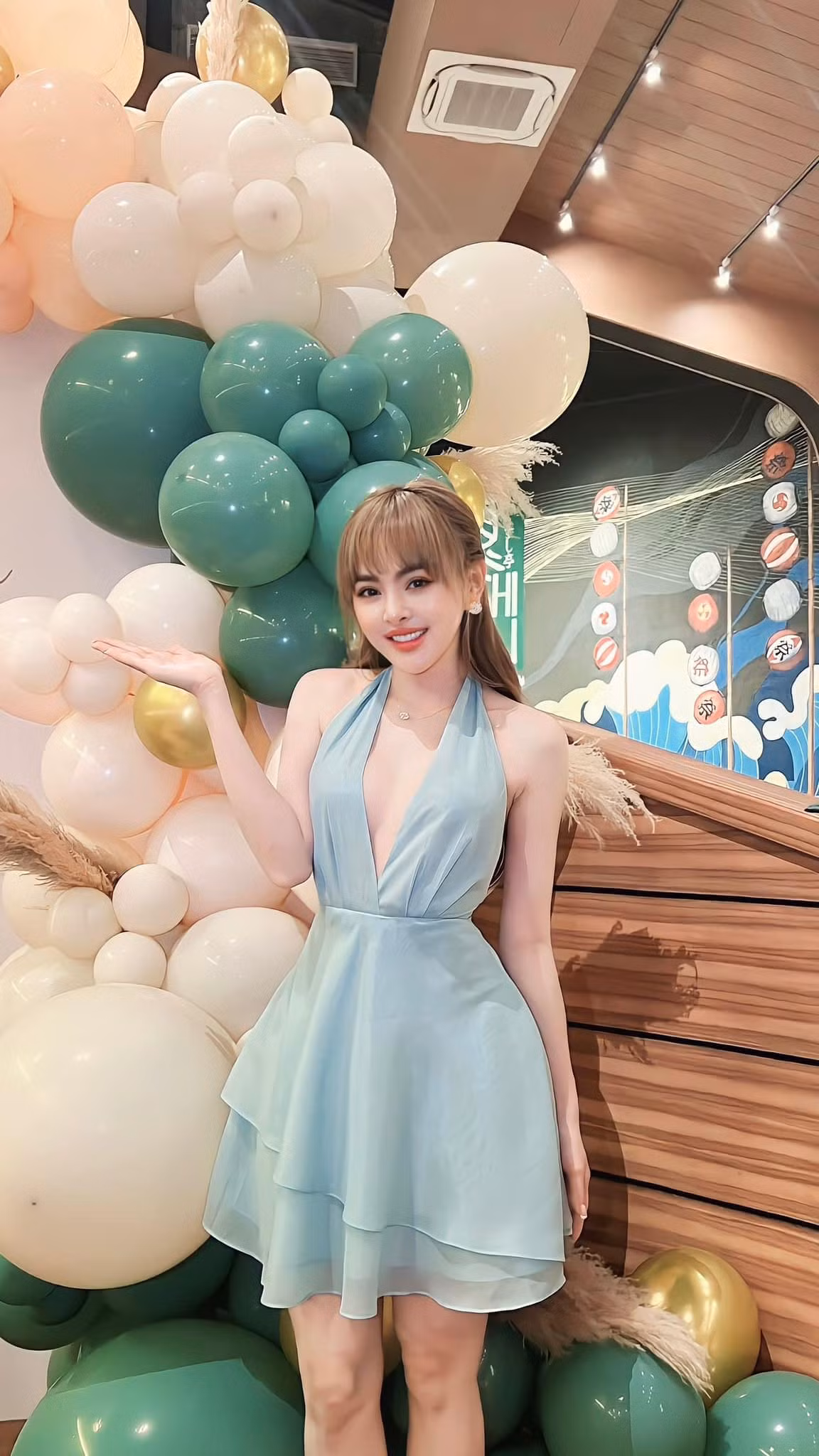 Những tháng ngày qua, hot girl Trang Nemo dù không gây ồn ã trên truyền thông nhưng vẫn tích cực chia sẻ hình ảnh cá nhân lên MXH.