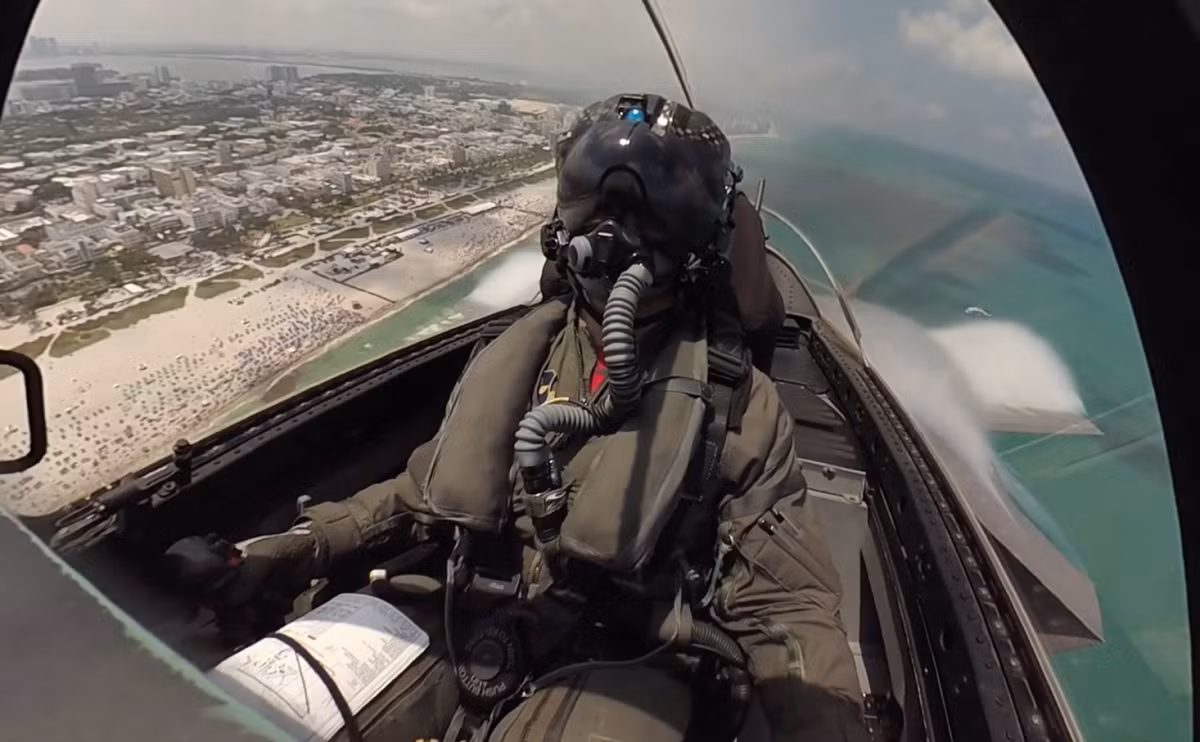 Việc các nước bổ sung máy bay F-35 ngày càng nhiều trong biên chế có nghĩa là nhiều phi công sẽ phải học cách điều khiển loại máy bay chiến đấu phản lực tiên tiến này.