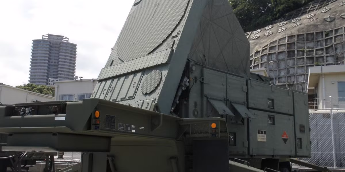 Patriot sử dụng hệ thống radar AN/MPQ-53/65. Đây là radar mạng pha quét điện tử thụ động. Loại radar này cho phép phát hiện, xác định, bám dẫn tên lửa tiêu diệt mục tiêu; điều khiển bằng điện tử quét từng phần của bầu trời sau vài micro giây và rất khó bị gây nhiễu…