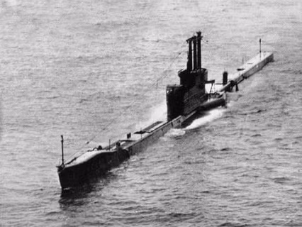 Ngày 6/2/1945, tàu ngầm Anh đến khu vực được giao và bắt đầu thực hiện nhiệm vụ tuần tra. Lúc đó, Thuyền trưởng tàu ngầm Đức Ralf-Reimar Wolfram đã đi qua khu vực này.