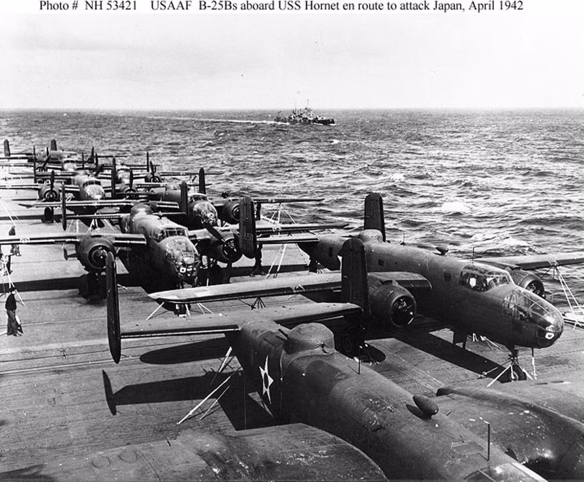 Cái gọi là “Cuộc đột kích Doolittle” (được đặt theo tên của Trung tá James Doolittle, người chỉ huy chiến dịch) là để trả đũa cho cuộc tấn công âm thầm của Nhật Bản vào căn cứ hải quân của Hạm đội Thái Bình Dương Mỹ tại Trân Châu Cảng vào ngày 7/12/1941.