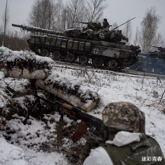 Hiện tại, có thể nói Ukraine và NATO đã bước đầu thấy dấu hiệu cạn kiệt binh lực. Trong tháng vừa qua, quân đội Nga tiếp tục trạng thái tấn công toàn diện kể từ cuối năm ngoái, mở đợt hành quân tấn công mới trên nhiều mặt trận và đạt được nhiều tiến triển tốt, đặc biệt là hướng Bakhmut.