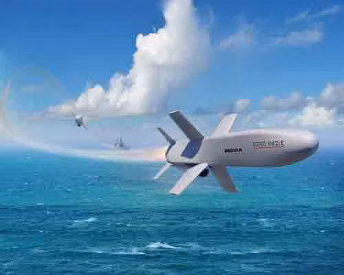 Tên lửa diệt hạm của Israel có thể bay ở độ cao rất thấp để tránh bị phát hiện. Tên lửa Sea Breaker nói riêng có thể bay ở độ cao từ 2-10 mét so với mực nước biển và điều này không có trong các loại tên lửa tương tự khác! Tên lửa bay trên các con đường đã định sẵn và có thể ẩn nấp lượn lờ giữa quần đảo trong suốt chuyến bay của nó.