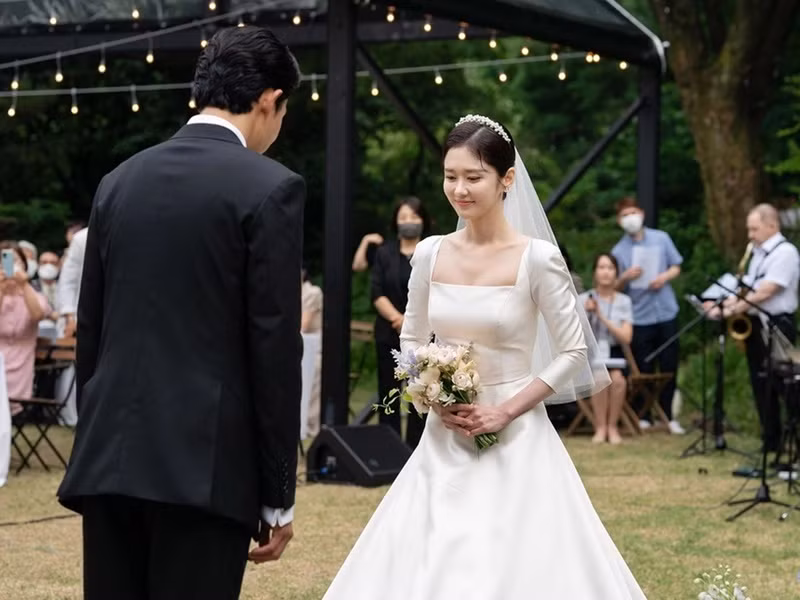  Chồng Jang Nara là một quay phim, kém nữ diễn viên 6 tuổi. Ảnh: Phụ Nữ Việt Nam.