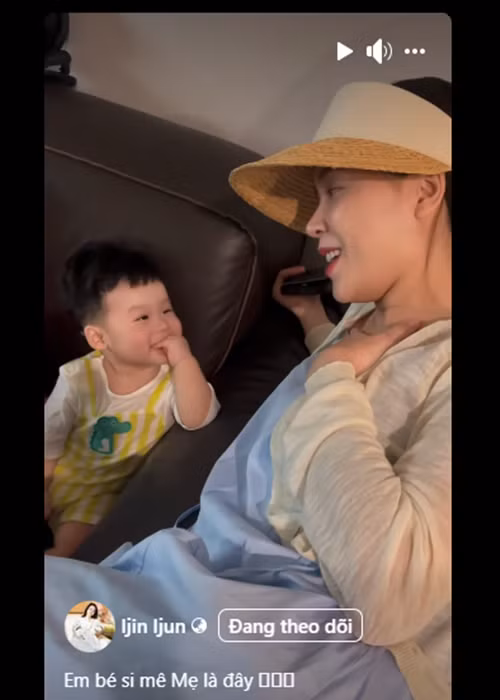 Chồng người Hàn Quốc của Sam muốn giữ sự riêng tư cho các con. Còn Sam lại muốn khoe hai thiên thần nhỏ của mình. Ảnh: FB Ijin Ijun.