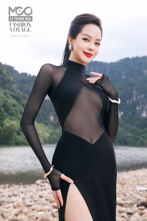 Thanh Thủy gợi cảm bội phần sau khi "dao kéo" vòng một.