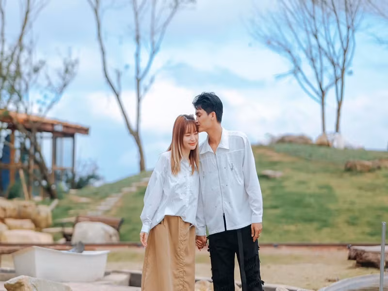 Vợ chồng Mạc Văn Khoa thường xuyên đi du lịch. Ảnh: FB Mạc Văn Khoa.