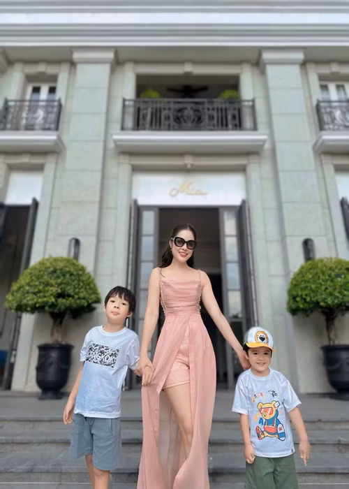 Dương Cẩm Lynh công khai nợ 6 tỷ đồng vào đầu tháng 1/2023. Nữ diễn viên vừa chăm con vừa làm việc để trả hết nợ trong 11 tháng. Ảnh: Dương Cẩm Lynh.