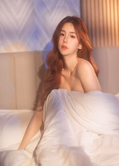 Hot girl người Malaysia hiện tại làm huấn luyện viên pilates.