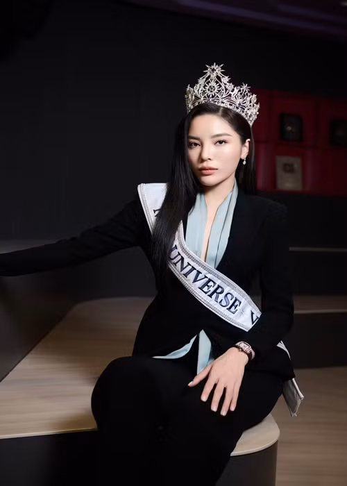 Trong số hơn 100 thí sinh, Kỳ Duyên ấn tượng với 2 đại diện Thái Lan và Ấn Độ. Ảnh: FB Kỳ Duyên.